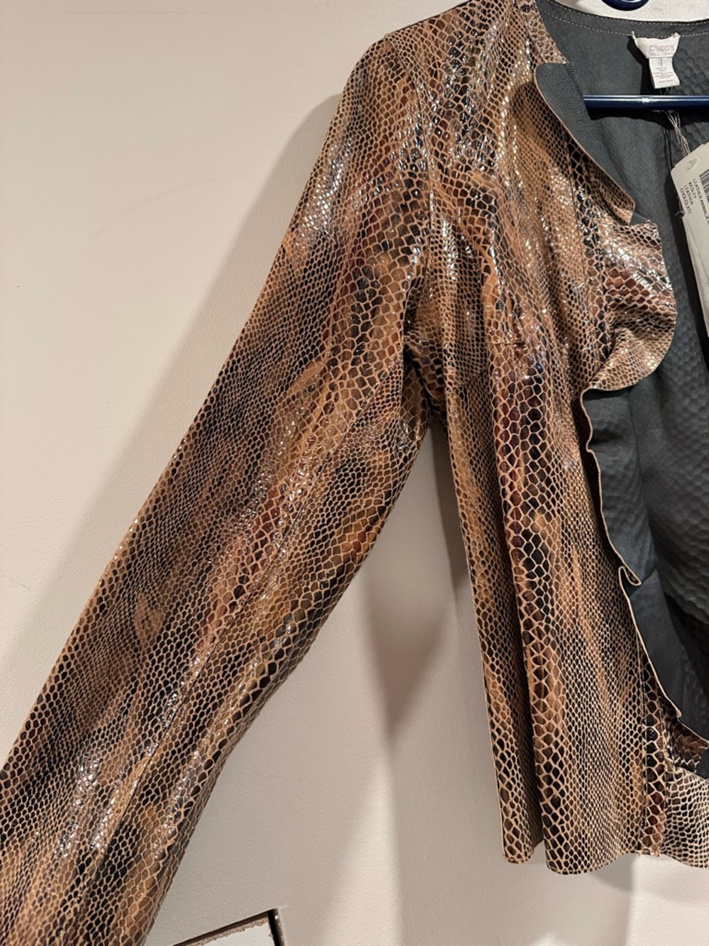 Chico’s Reversible Kelsey Jacket Exotic Metallic Snake & Alligator Print 1/M/US8 - Picture 5 of 16